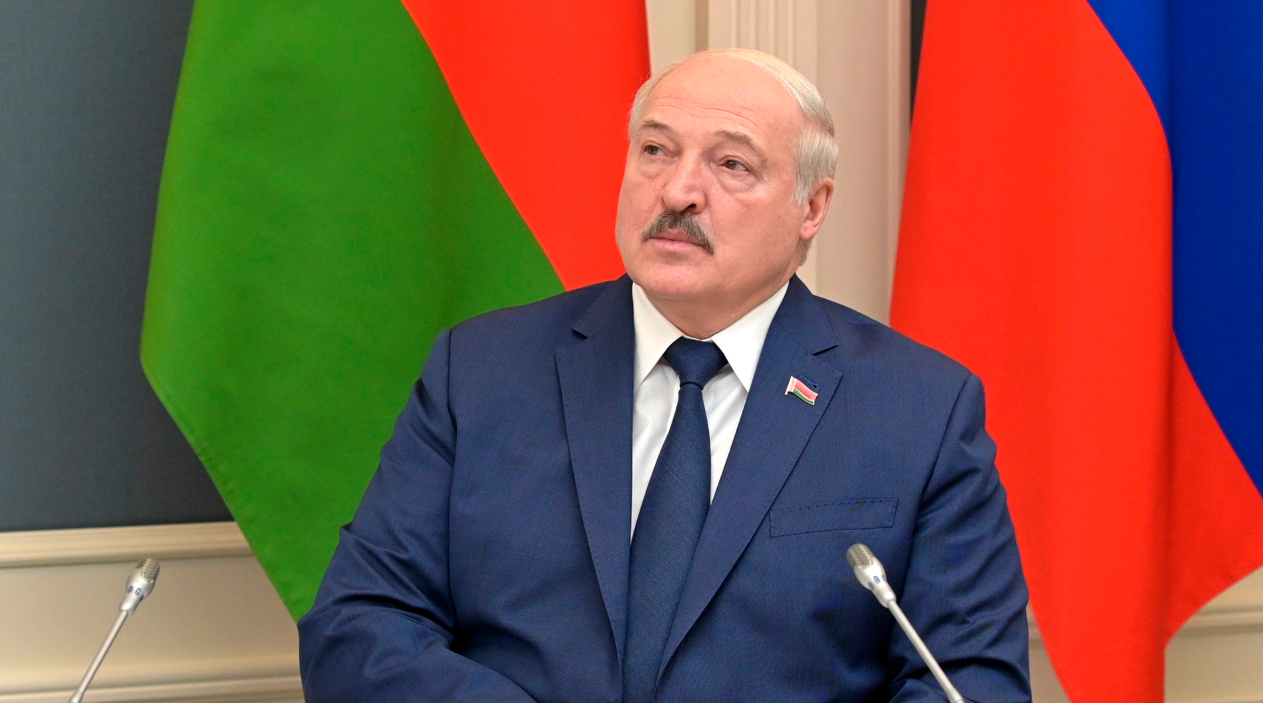 Лукашенко предложил россиянам покупать землю в белорусских селах