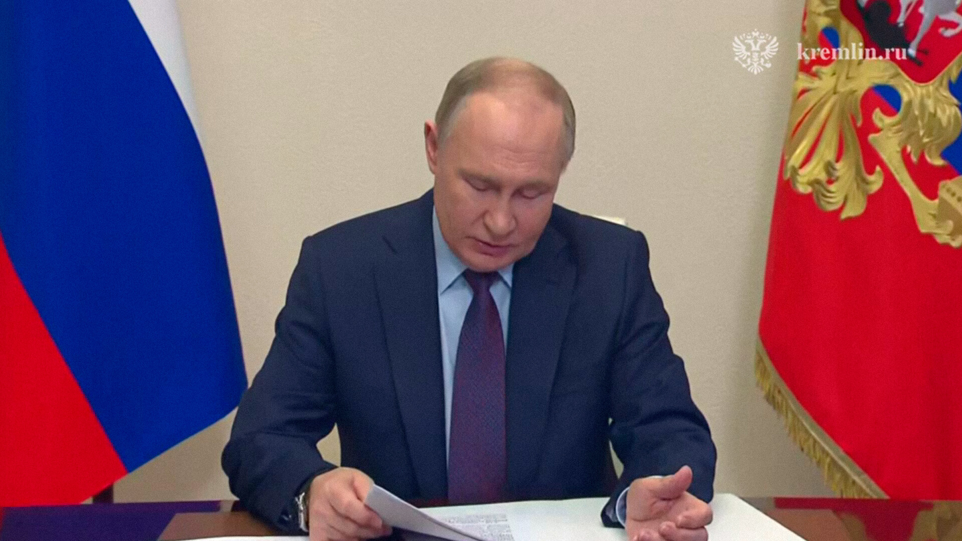 Путин подписал закон о возврате индексации пенсий работающим пенсионерам