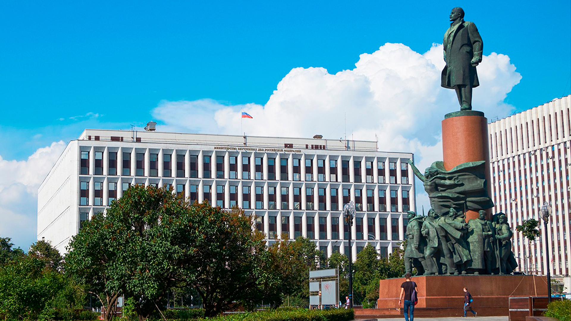 МВД предложило выдворять мигрантов за нарушения еще по 20 статьям КоАП