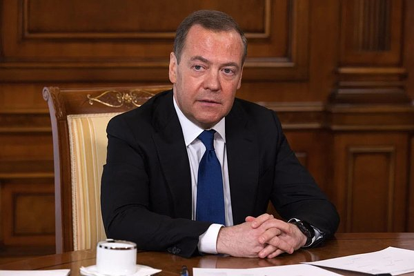 Медведев: курьер не должен зарабатывать больше инженеров