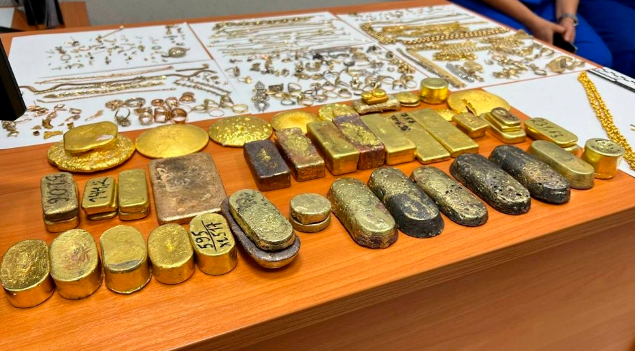В Дагестане задержали мужчину при попытке вывезти из России 54 слитка золота