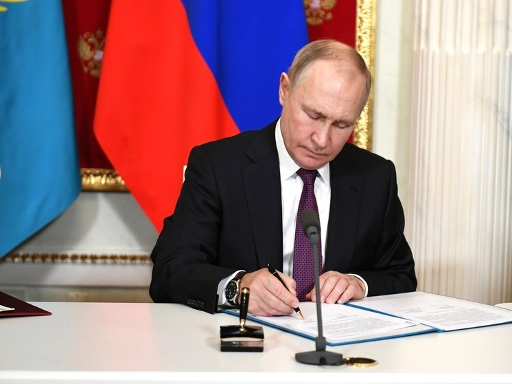 Путин подписал закон о введении прогрессивной шкалы НДФЛ