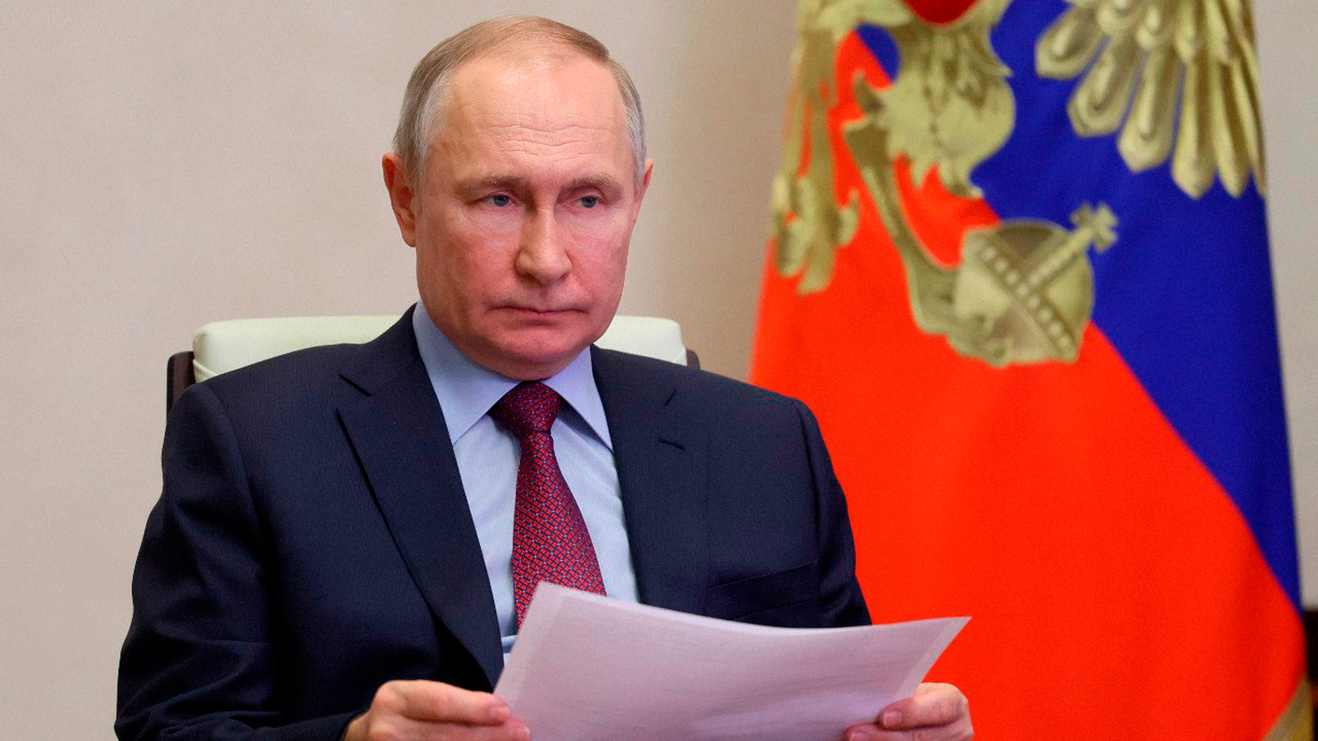 Путин подписал закон об индексации военных пенсий