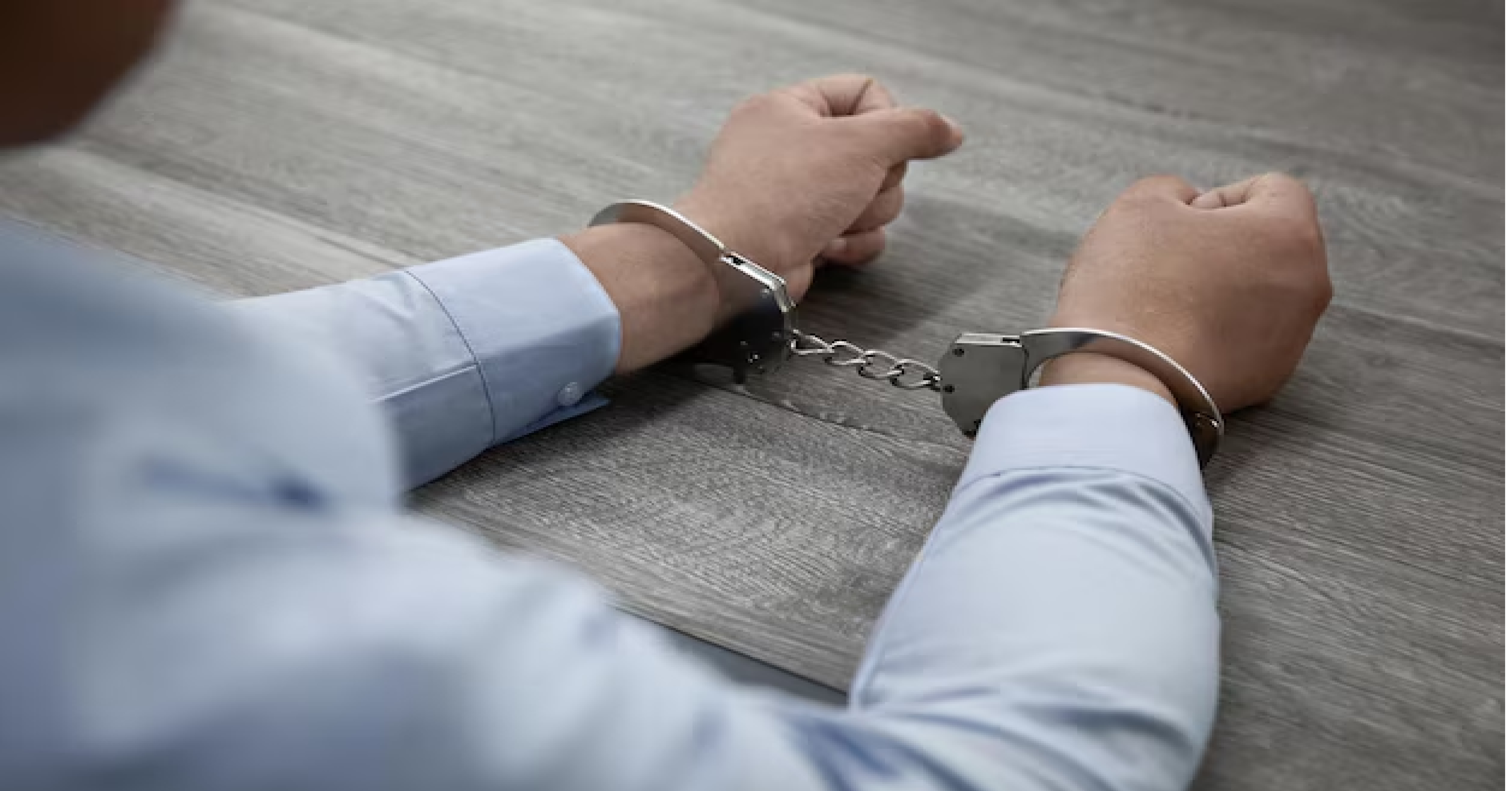 Растоптавшего православный крест дагестанского блогера задержали
