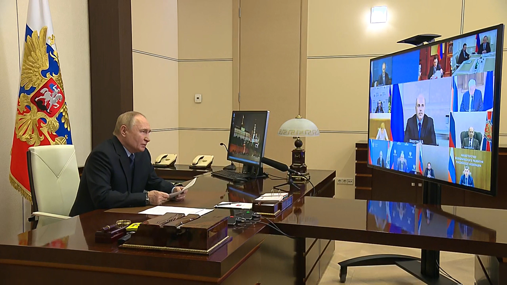 Путин призвал к урегулированию криптомайнинга