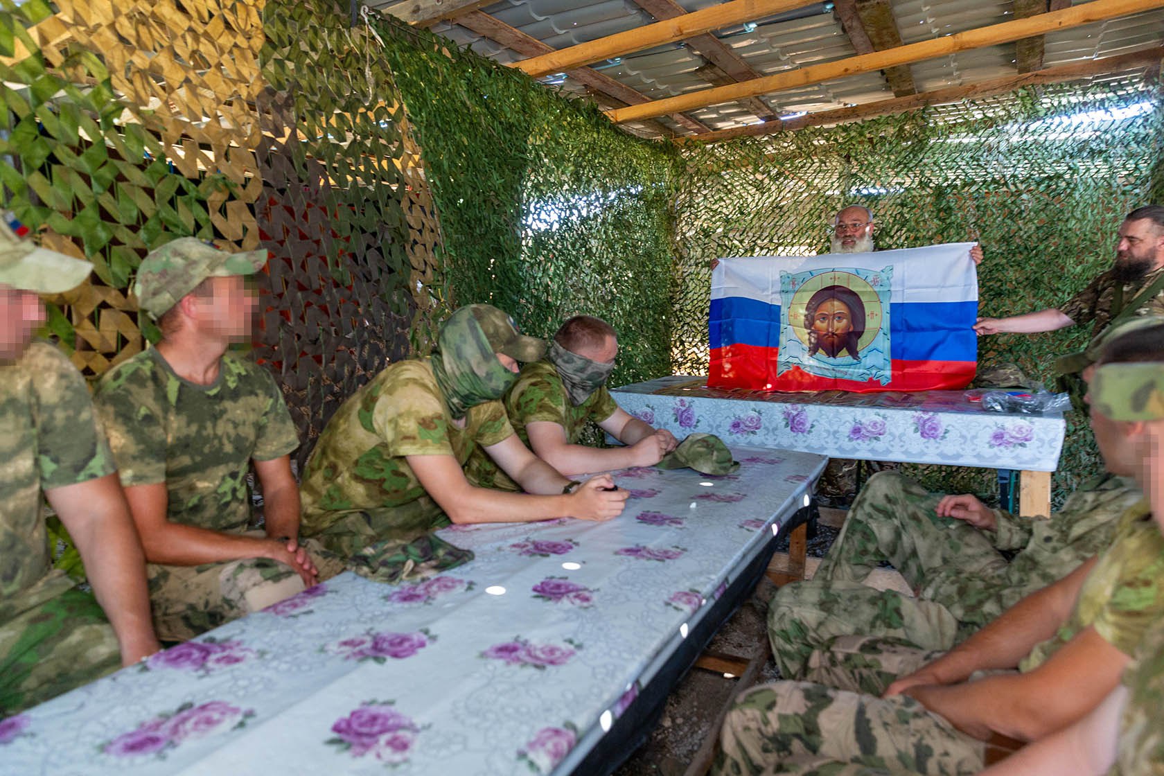 Представители Русской Православной Церкви посетили подразделения Росгвардии в зоне СВО