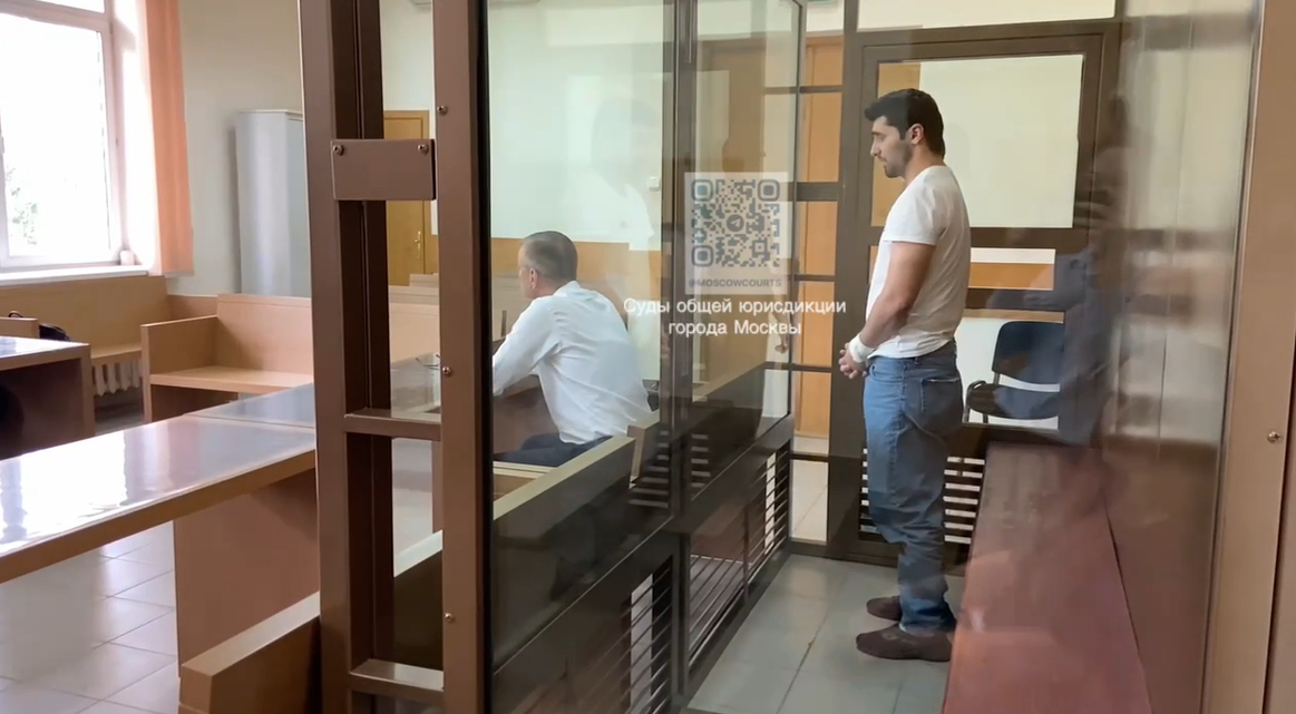 Суд арестовал растоптавшего православный крест дагестанского блогера
