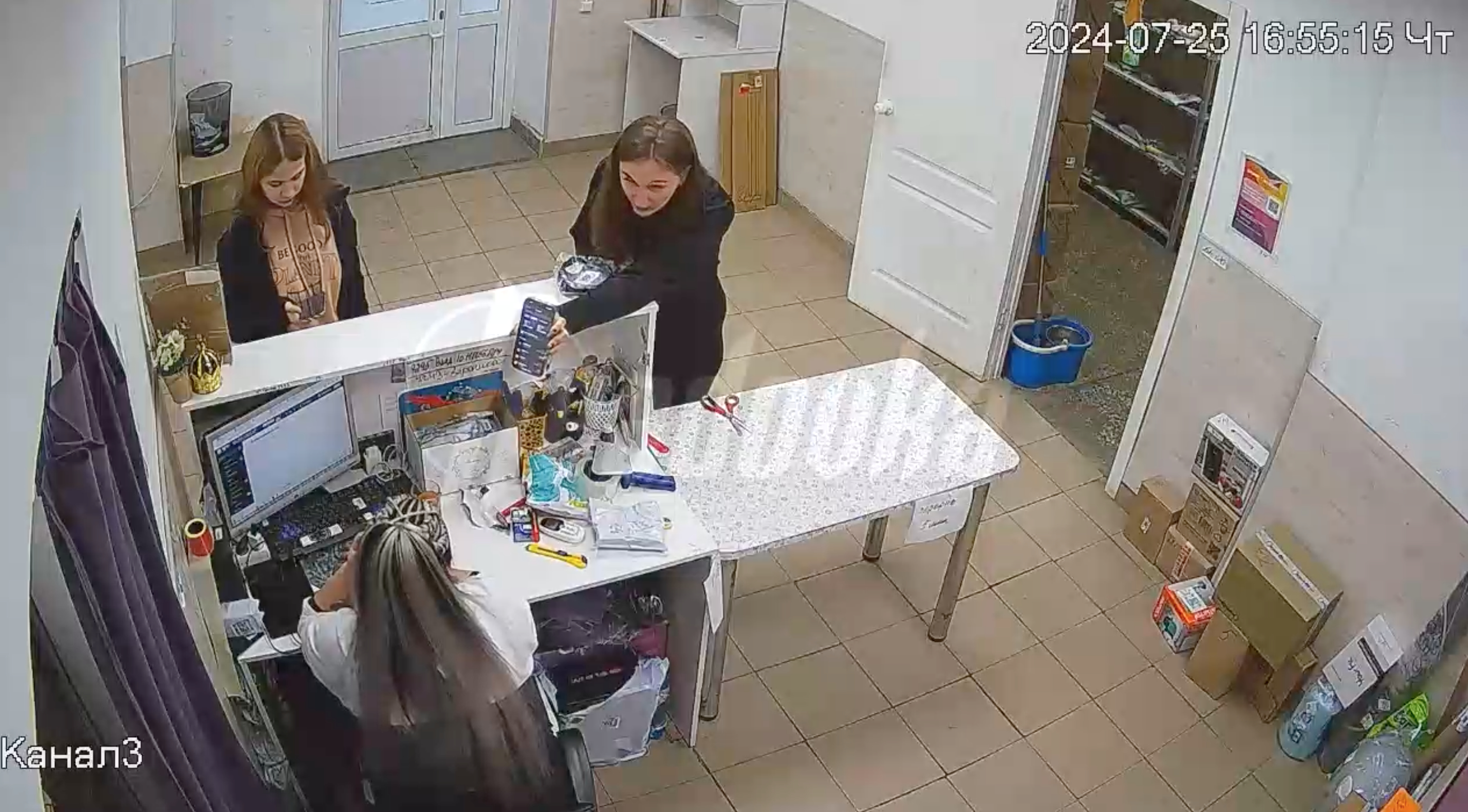 В Челябинске сотрудница Wildberries напала на клиентку из-за невозвратного товара