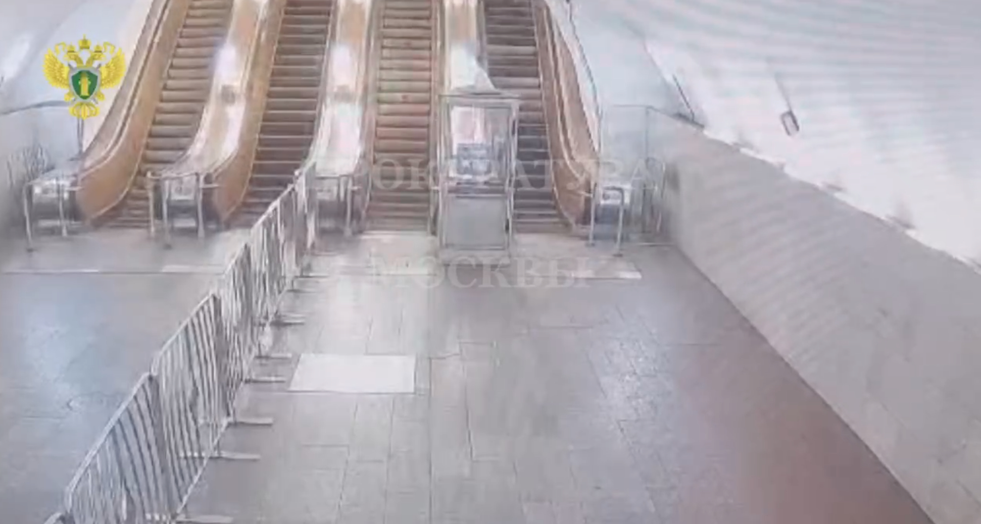 В Москве пьяный хулиган повредил эскалатор в метро