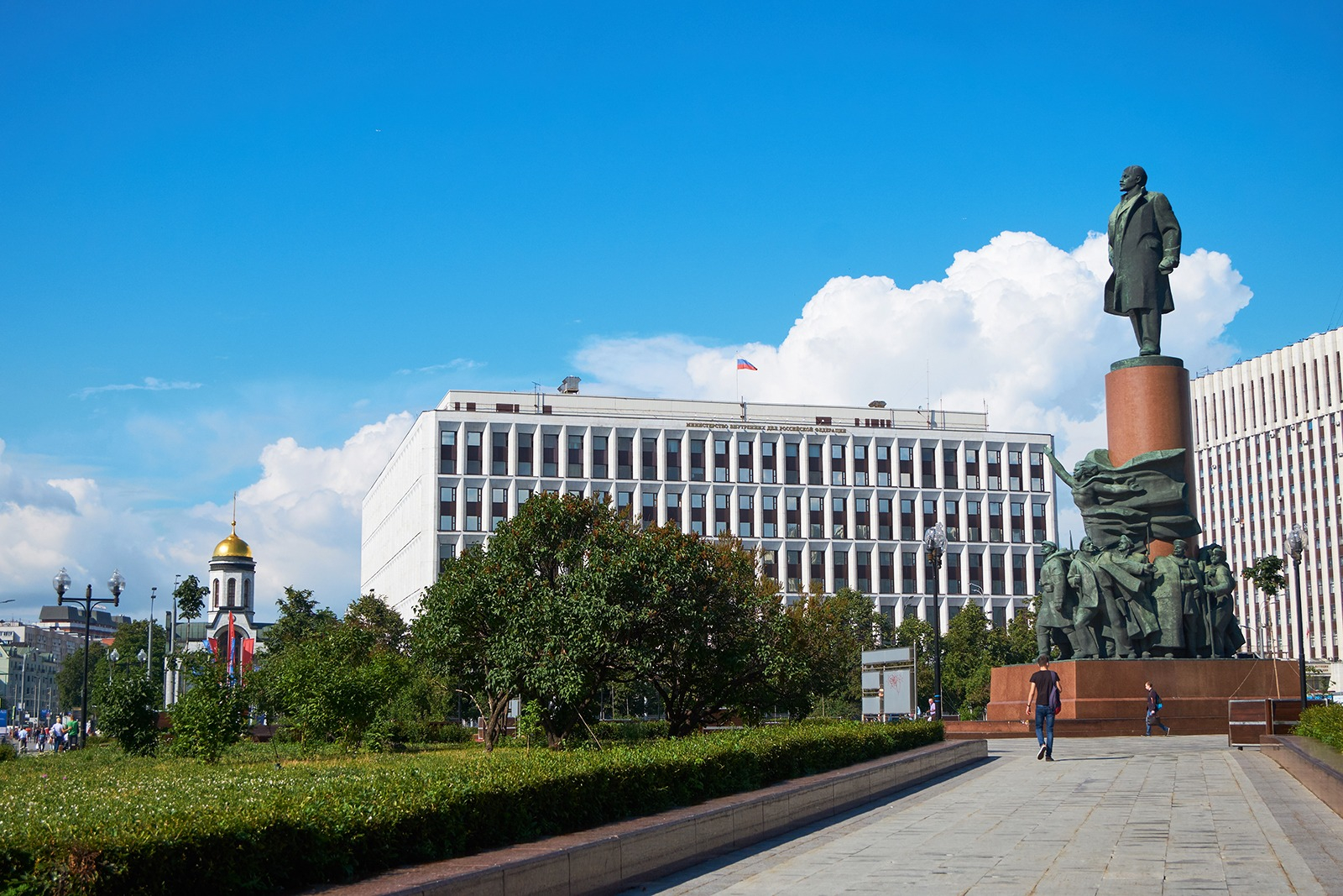 МВД лишило российского гражданства около тысячи мигрантов