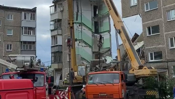 Спасатели вытащили трехмесячного ребенка из-под завалов в Нижнем Тагиле