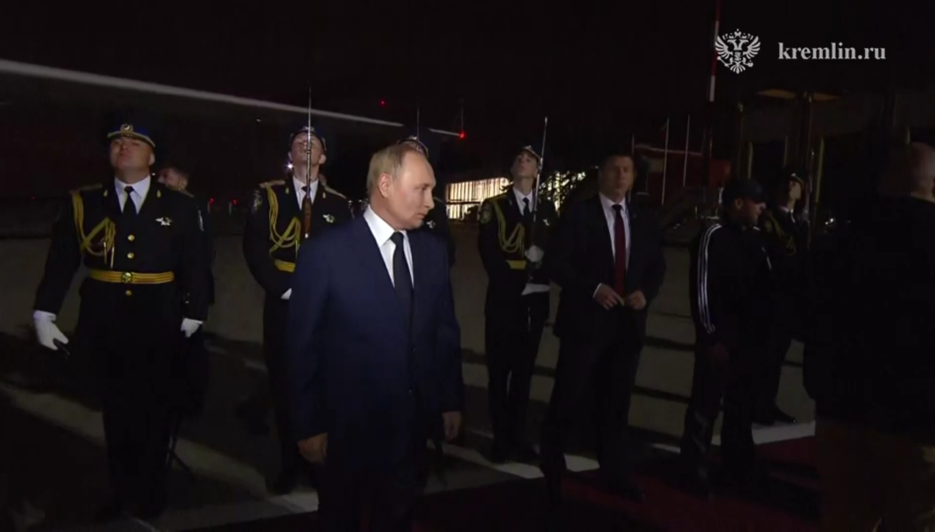 Путин встретил во Внуково россиян, освобожденных в рамках обмена заключенными