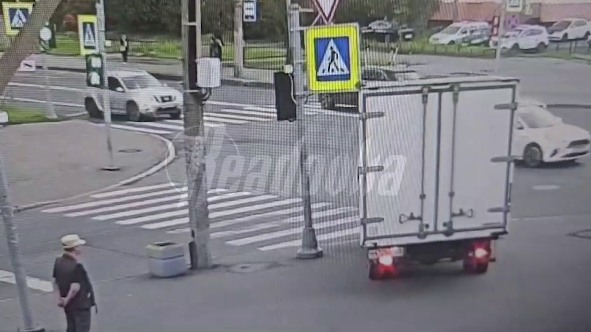 В Петербурге школьница пострадала из-за сбитого дагестанцем столба
