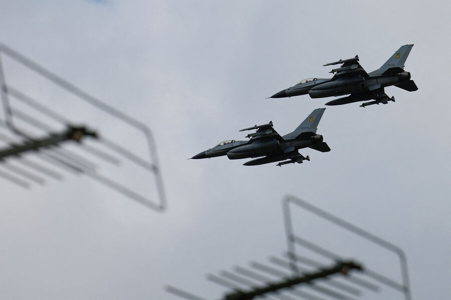 ВС РФ ударили по аэродрому для F-16 в Николаевской области