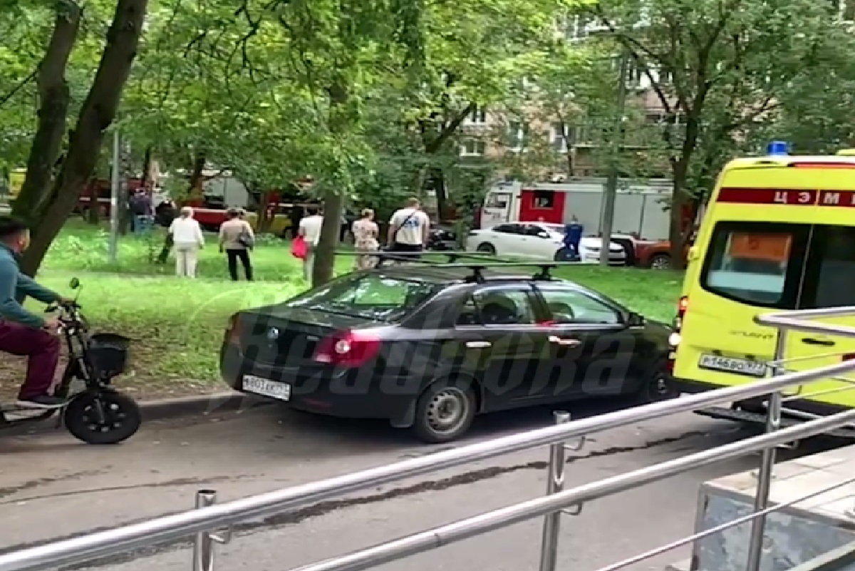 Мужчина совершил самоподрыв в доме на западе Москвы
