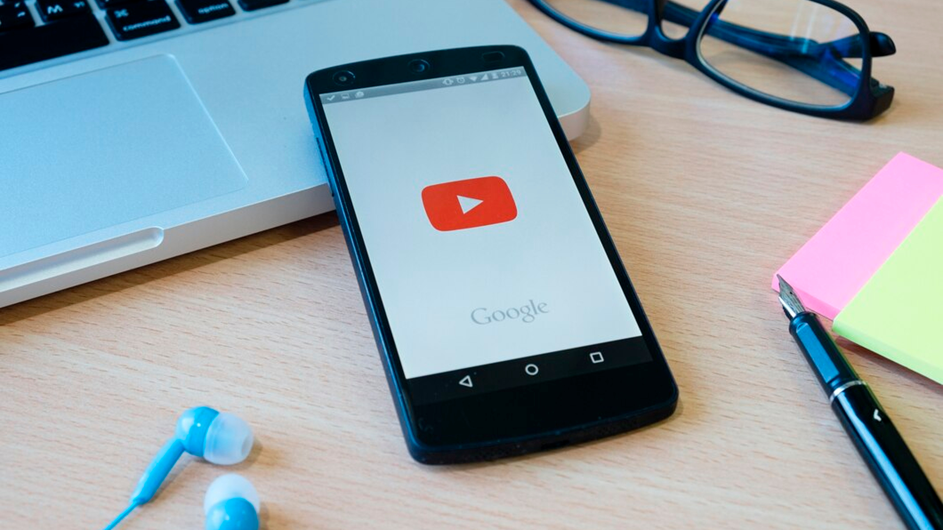 Депутат Горелкин опроверг планы по блокировке YouTube в РФ