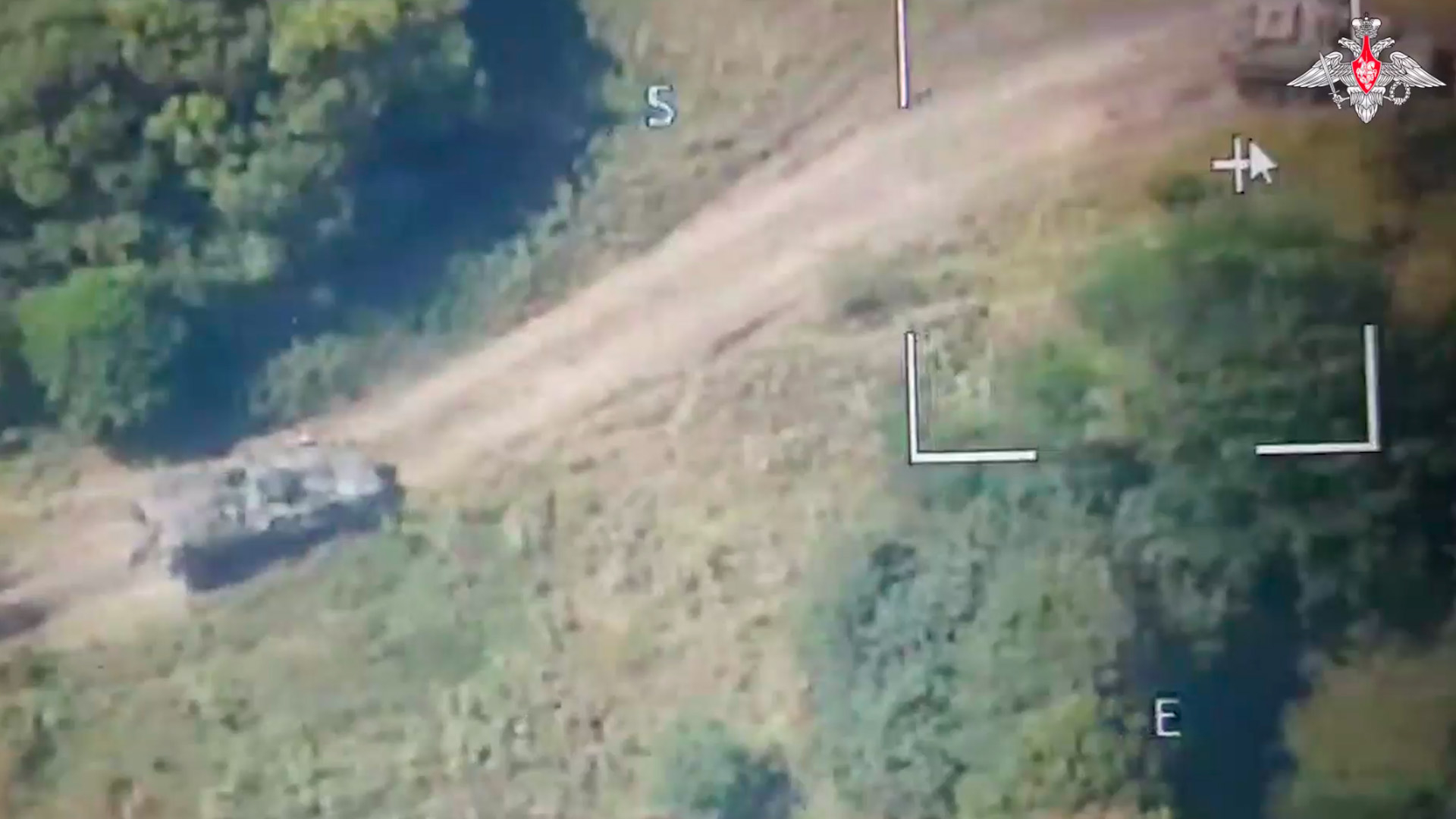 Появились кадры поражения военной техники ВСУ на границе Курской области