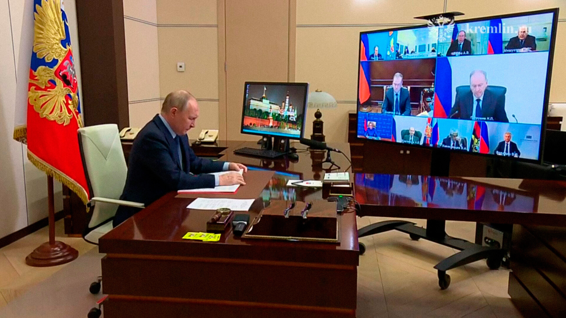 Владимир Путин подписал закон о запрете пропаганды наркотиков в литературе