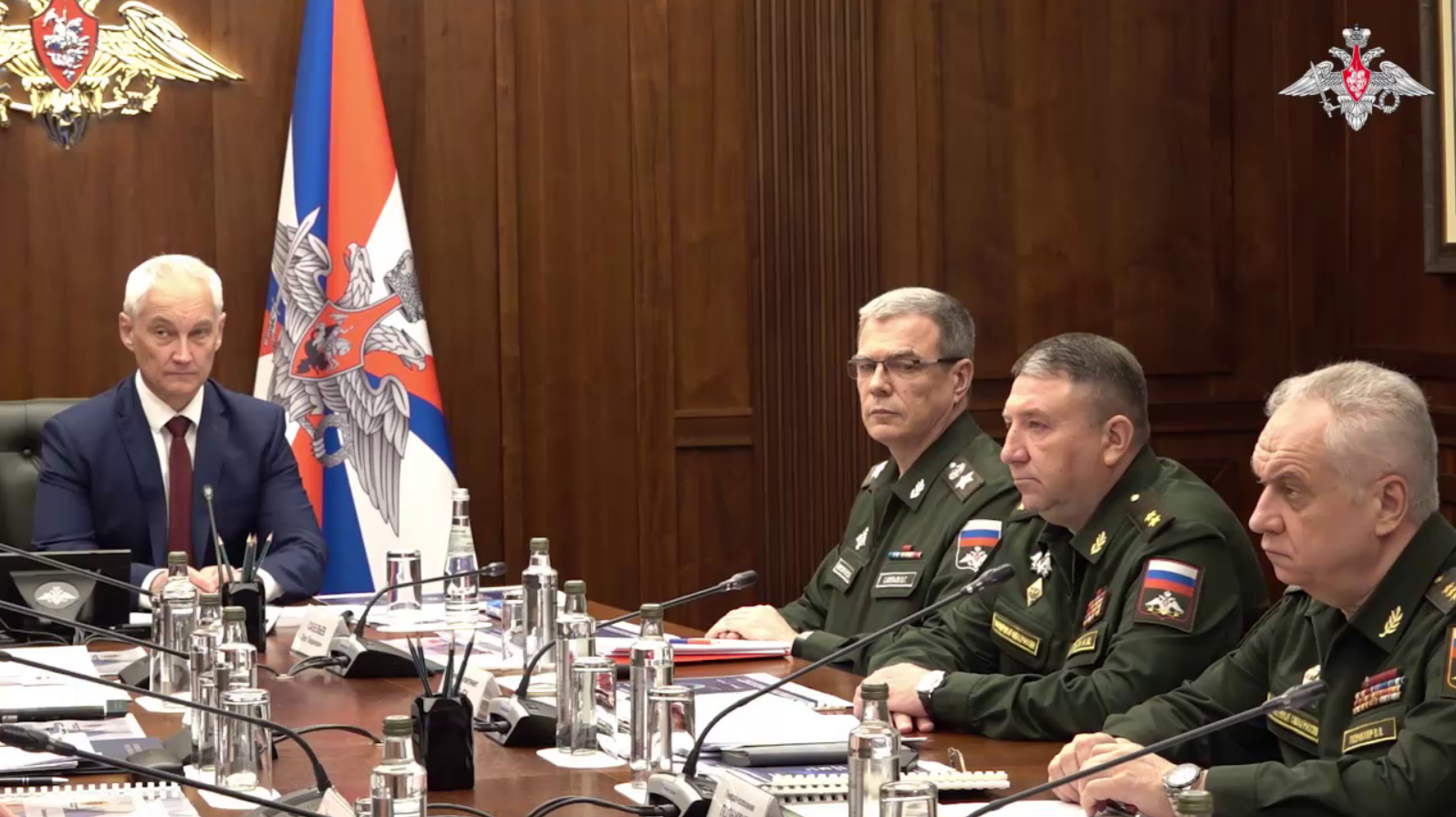 Минобороны РФ создало группировки войск для защиты границ