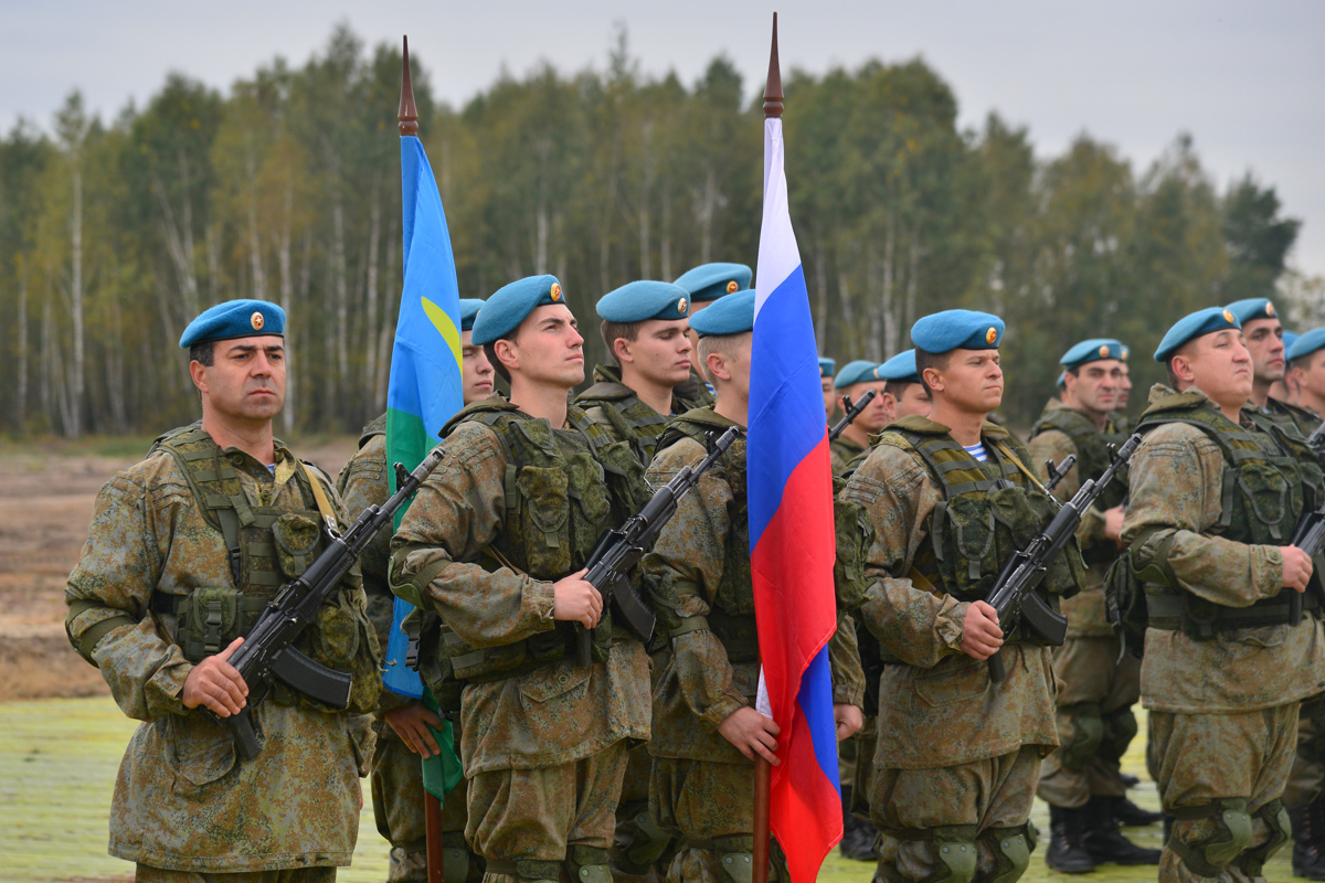 Bloomberg: РФ решила не перебрасывать войска с Донбасса в Курскую область