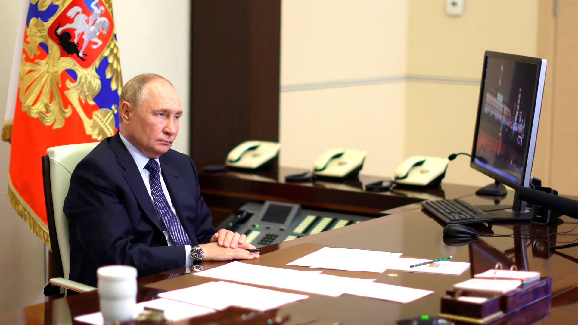 Путин заслушал доклады командиров о ситуации в приграничных с Украиной регионах