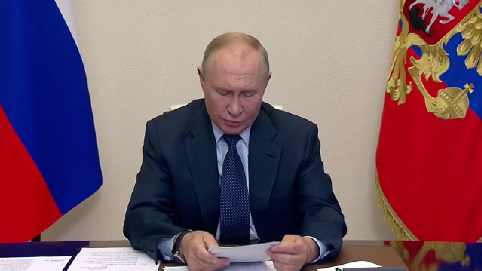 Путин поручил обеспечить поддержку жителям приграничных регионов России