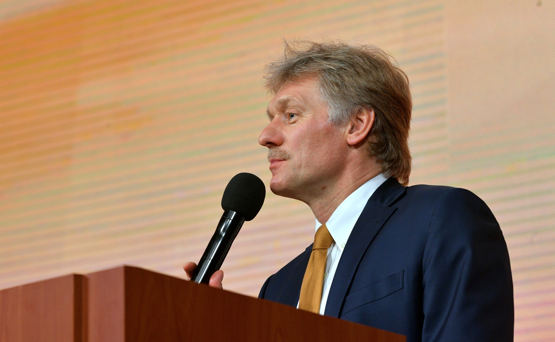 Песков: страны Запада «по уши» завязли в украинском конфликте