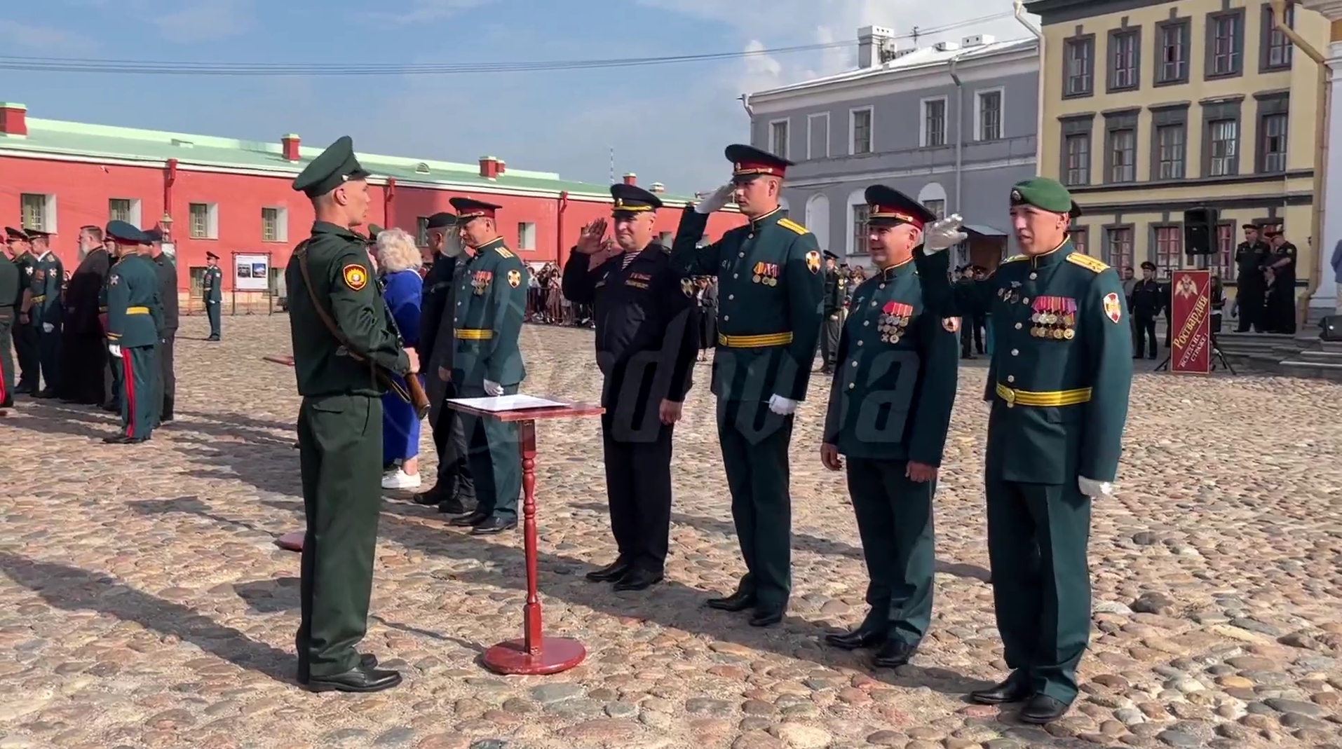 В Санкт-Петербурге курсанты Академии Росгвардии приняли присягу