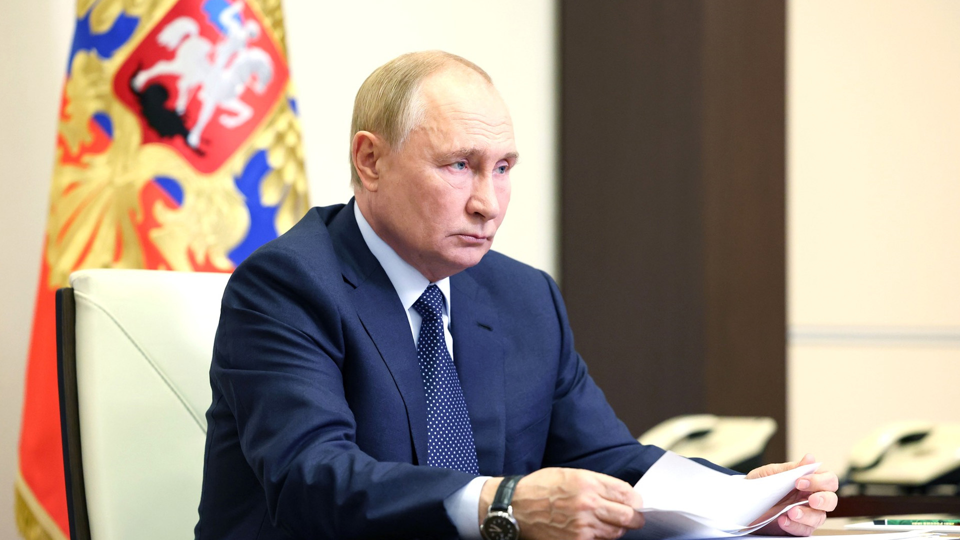 Путин предложил ограничить экспорт стратегического сырья