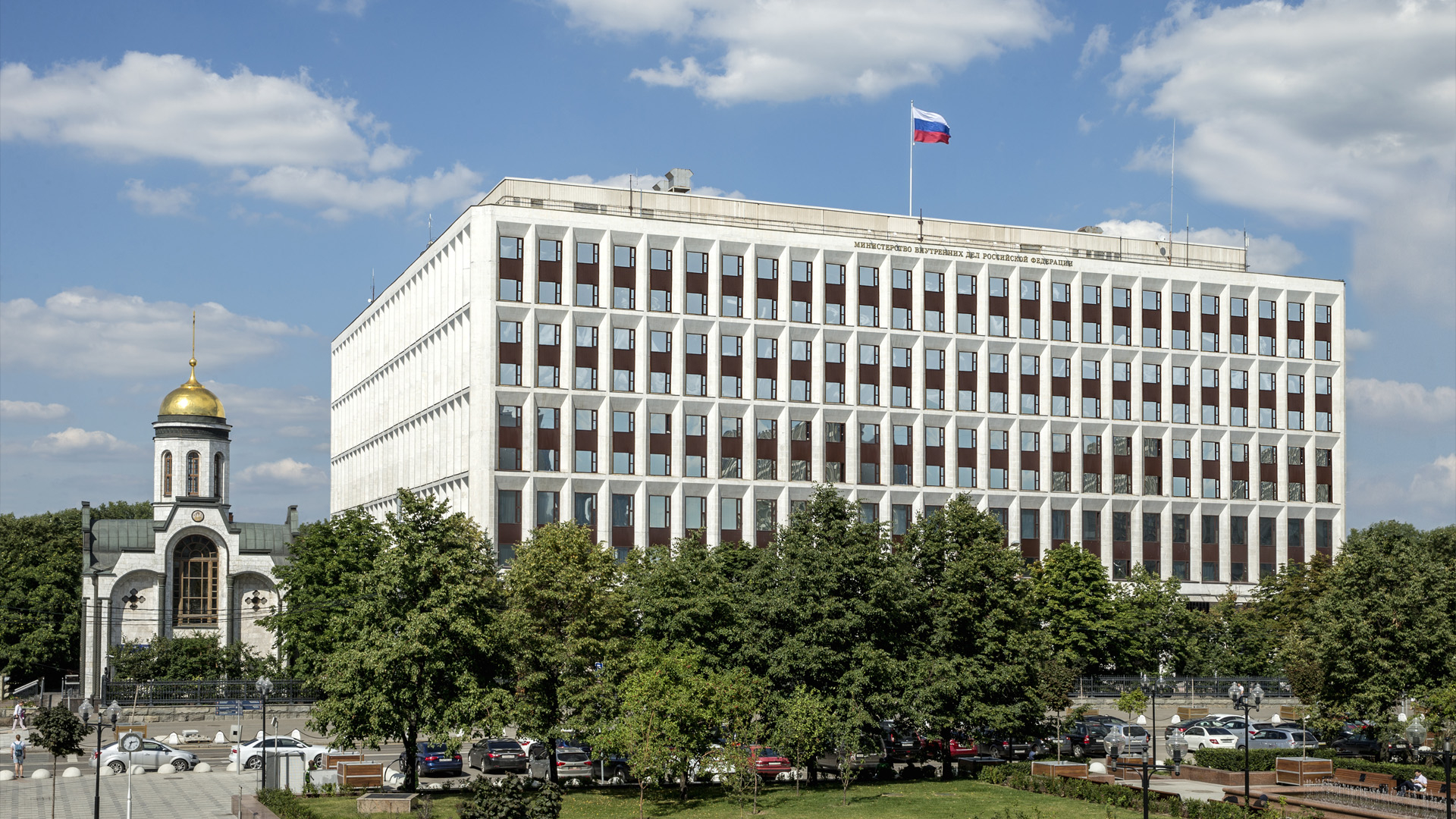 В России находятся более 6 млн мигрантов – МВД