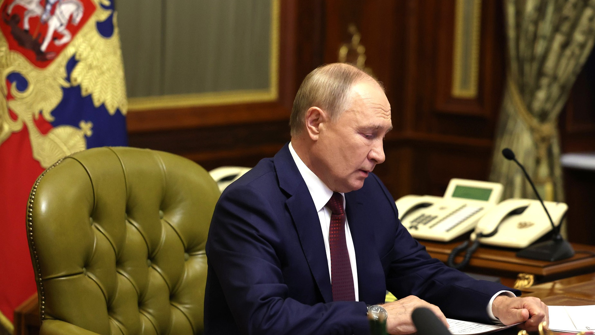 Путин присвоил двум армиям звание «гвардейских»