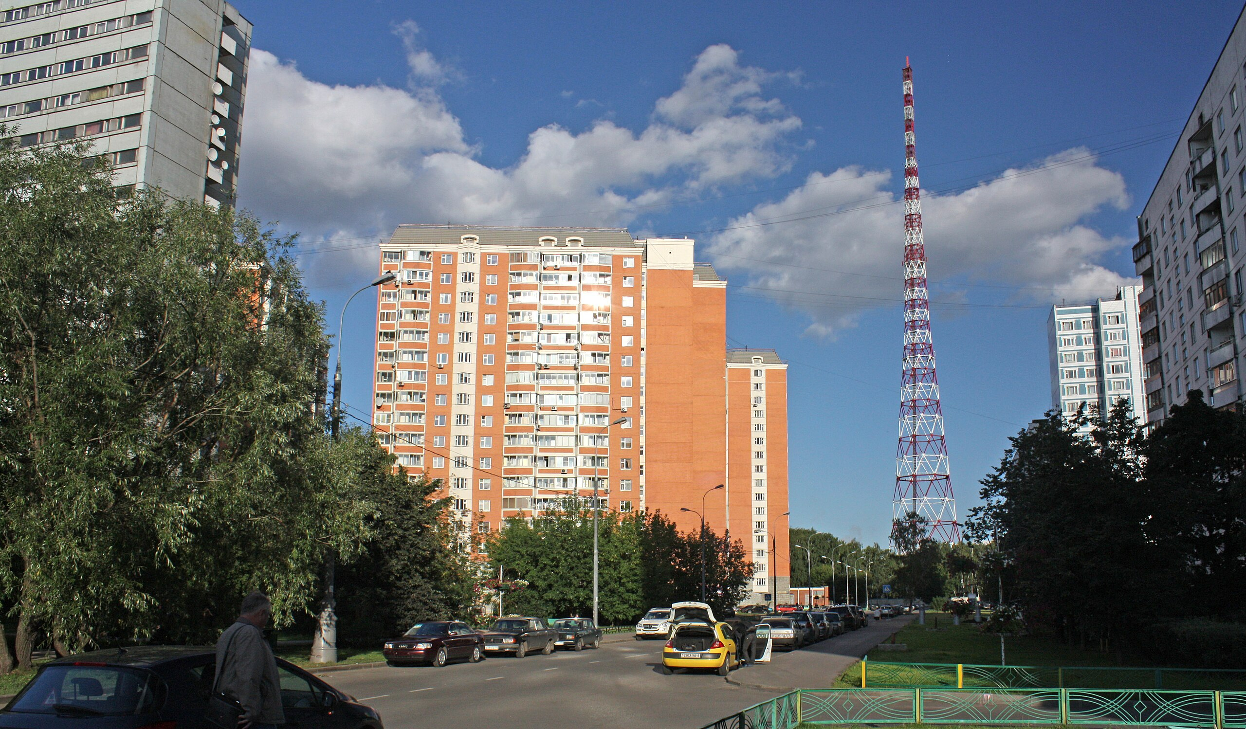 СК начал проверку по вырубке деревьев на северо-западе Москвы