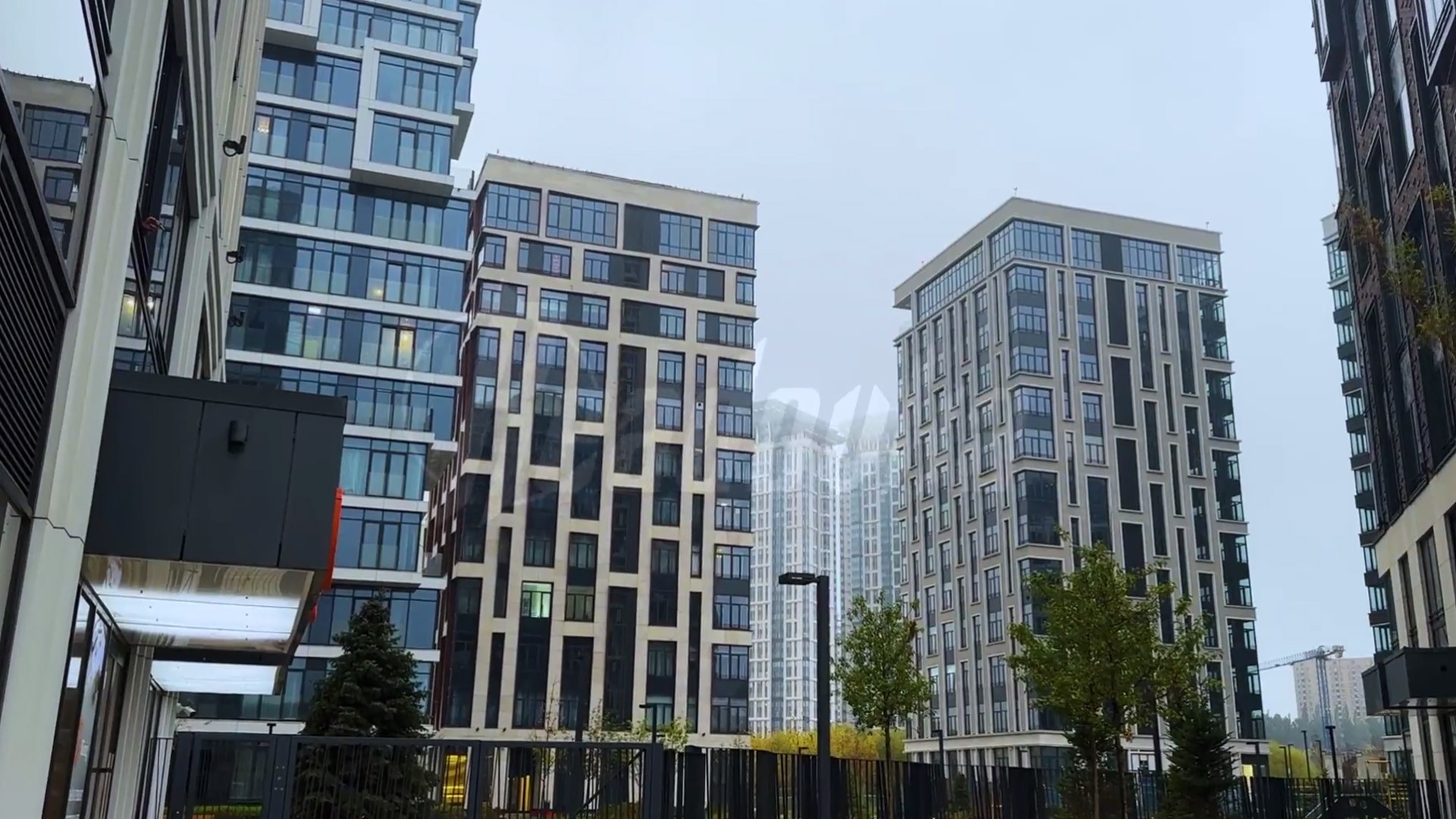 В московском ЖК незаконно поселили мигрантов