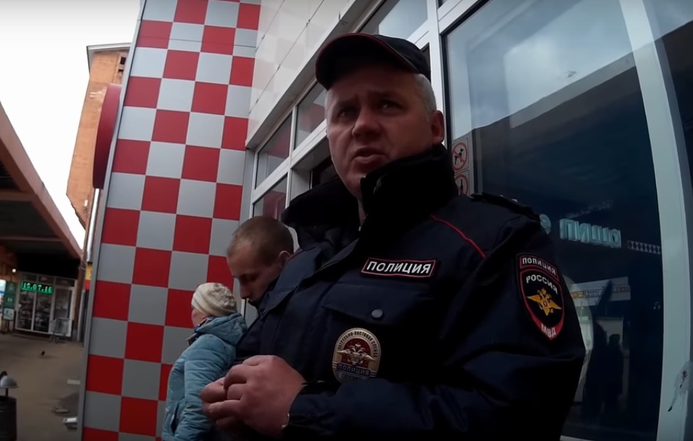 Видео: смоленские полицейские попали в белорусский блог