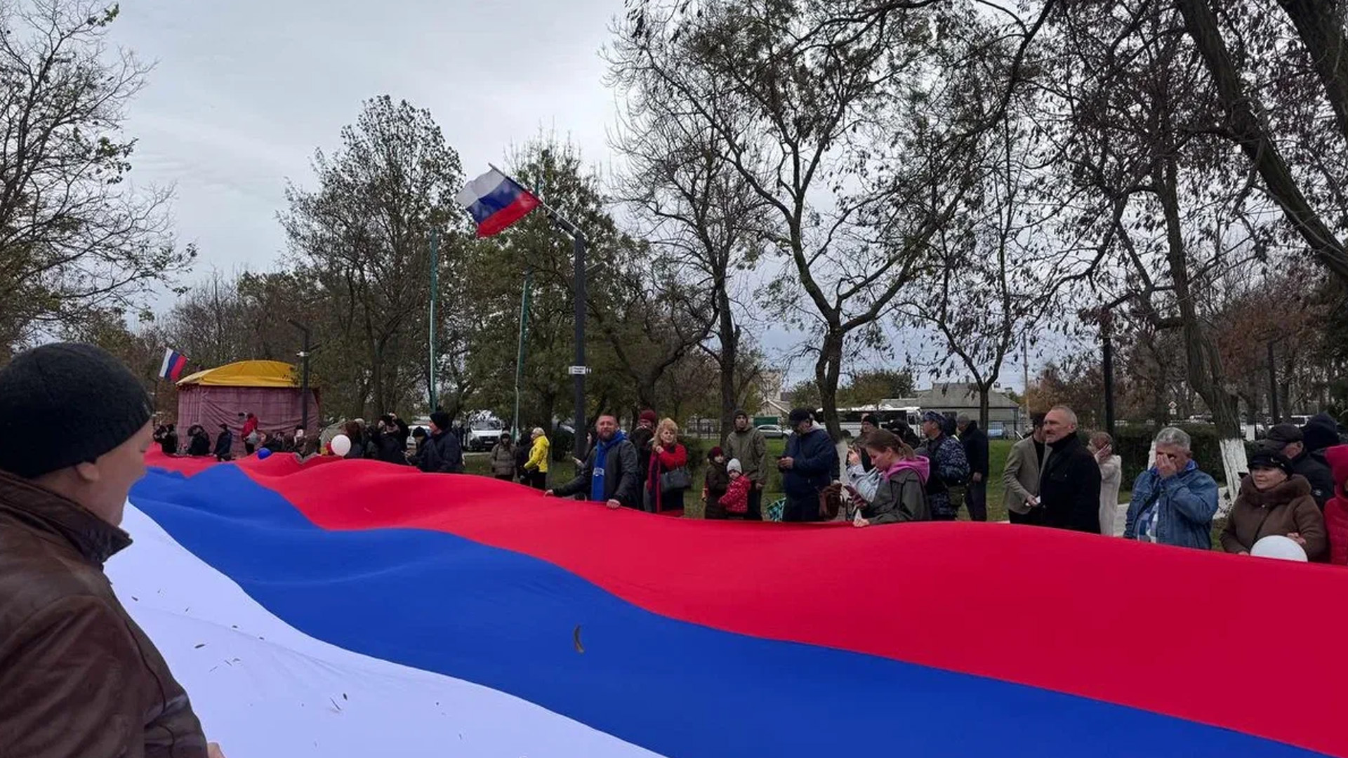 В Донбассе и Новороссии в День народного единства прошли праздничные мероприятия