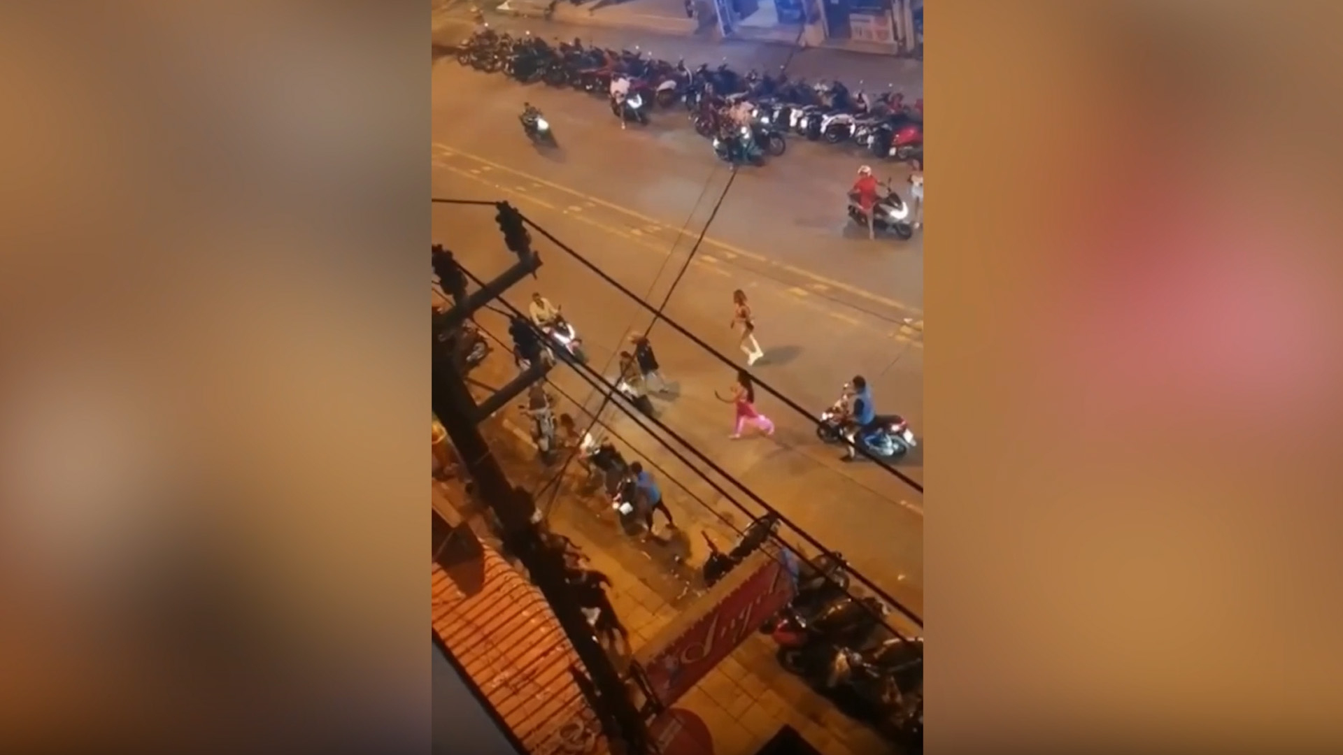 В Таиланде мужчины в платьях атаковали русского туриста