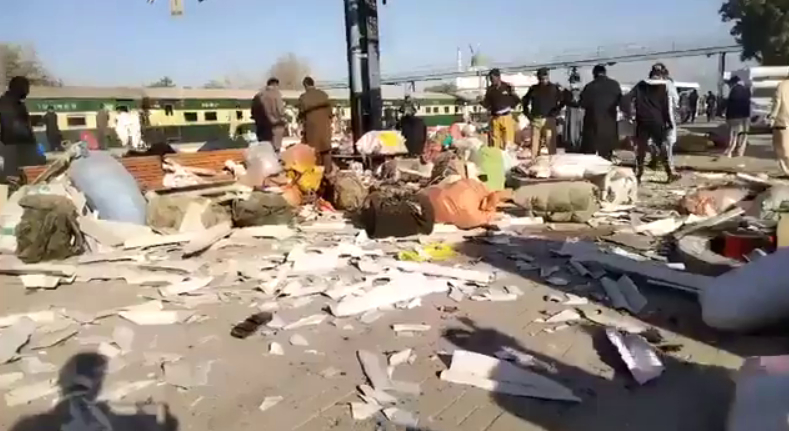 В Пакистане на ж/д станции произошел теракт