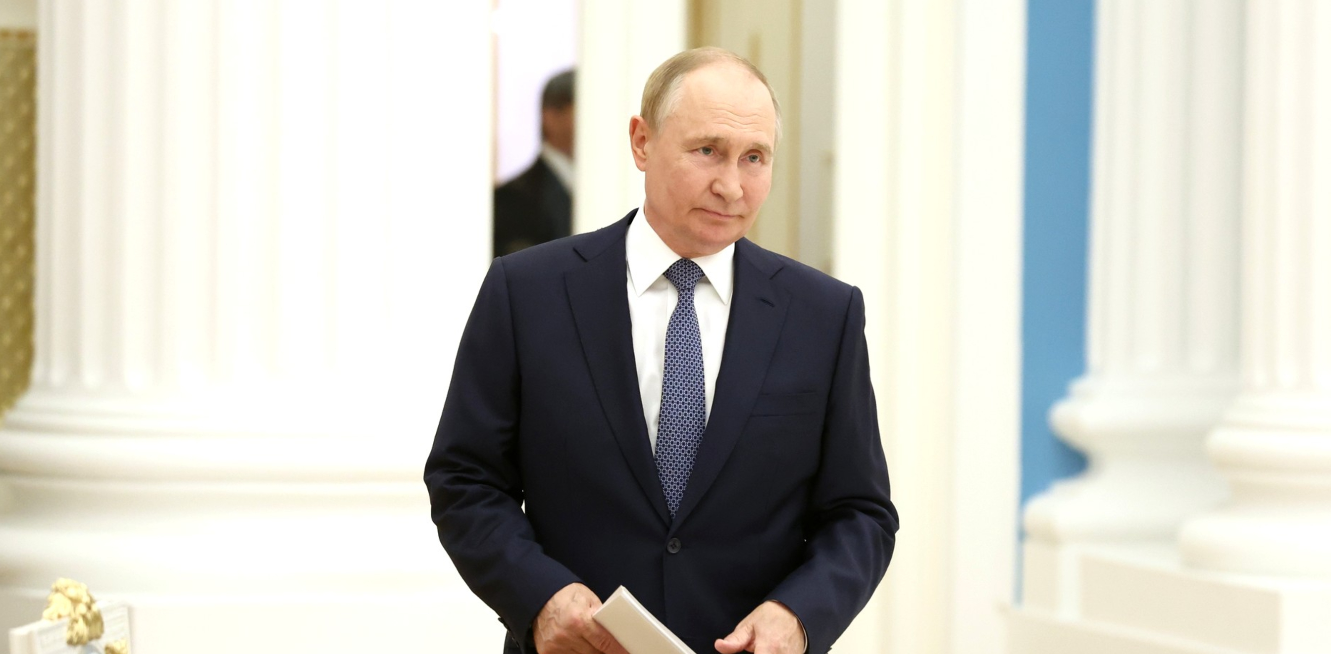 Президент РФ подписал закон о списании долгов по кредитам участникам СВО