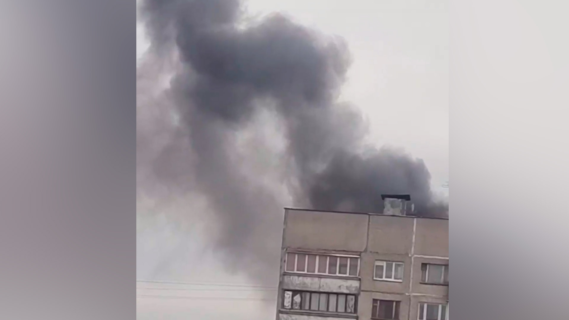 Пожар охватил квартиру многоэтажки в Жуковском после взрыва