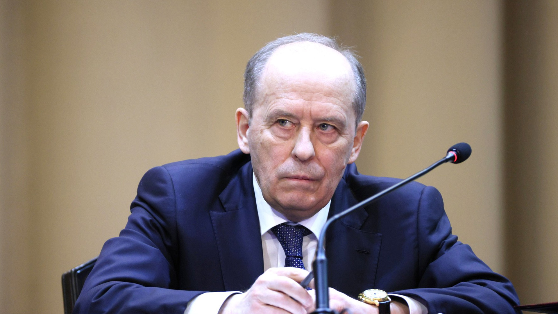 Бортников заявил о создании на Украине теневого рынка оружия