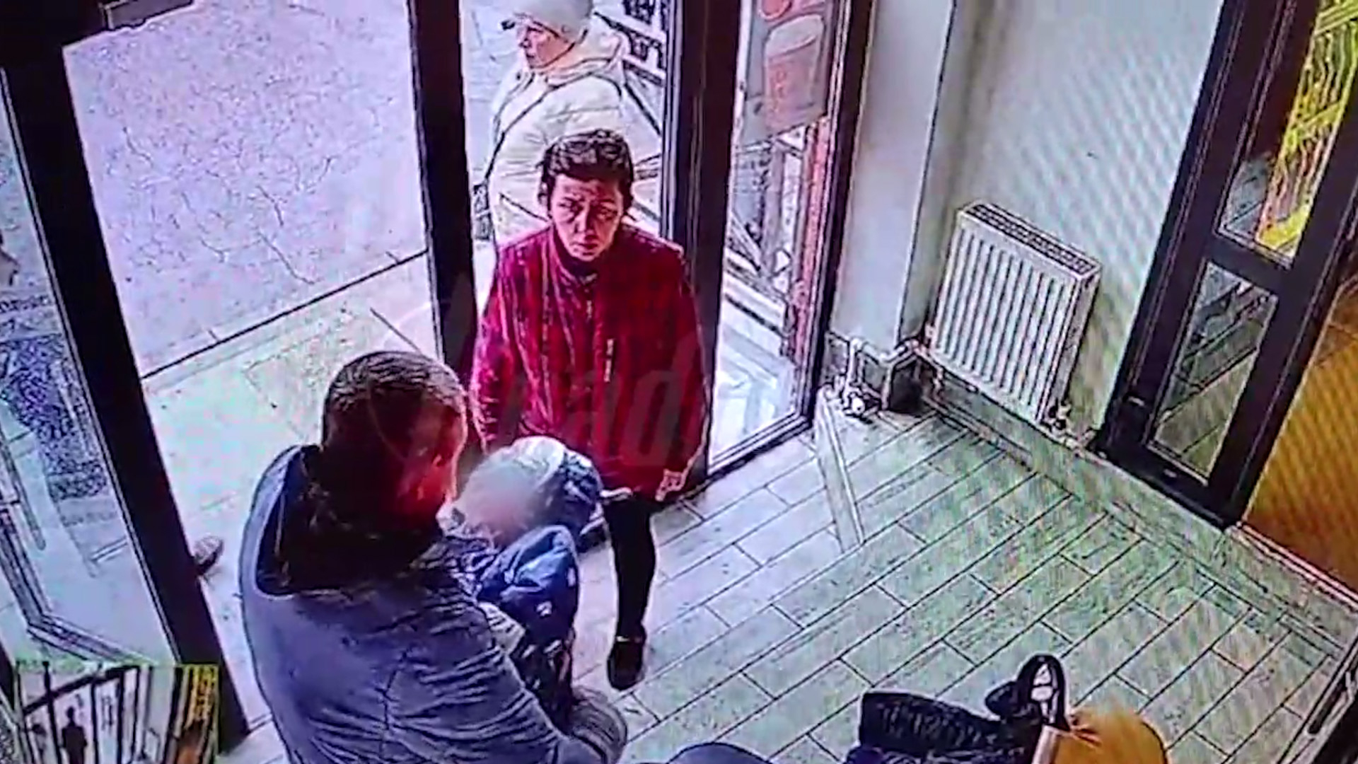 В Таганроге мать-алкоголичка до смерти избила своего полугодовалого сына