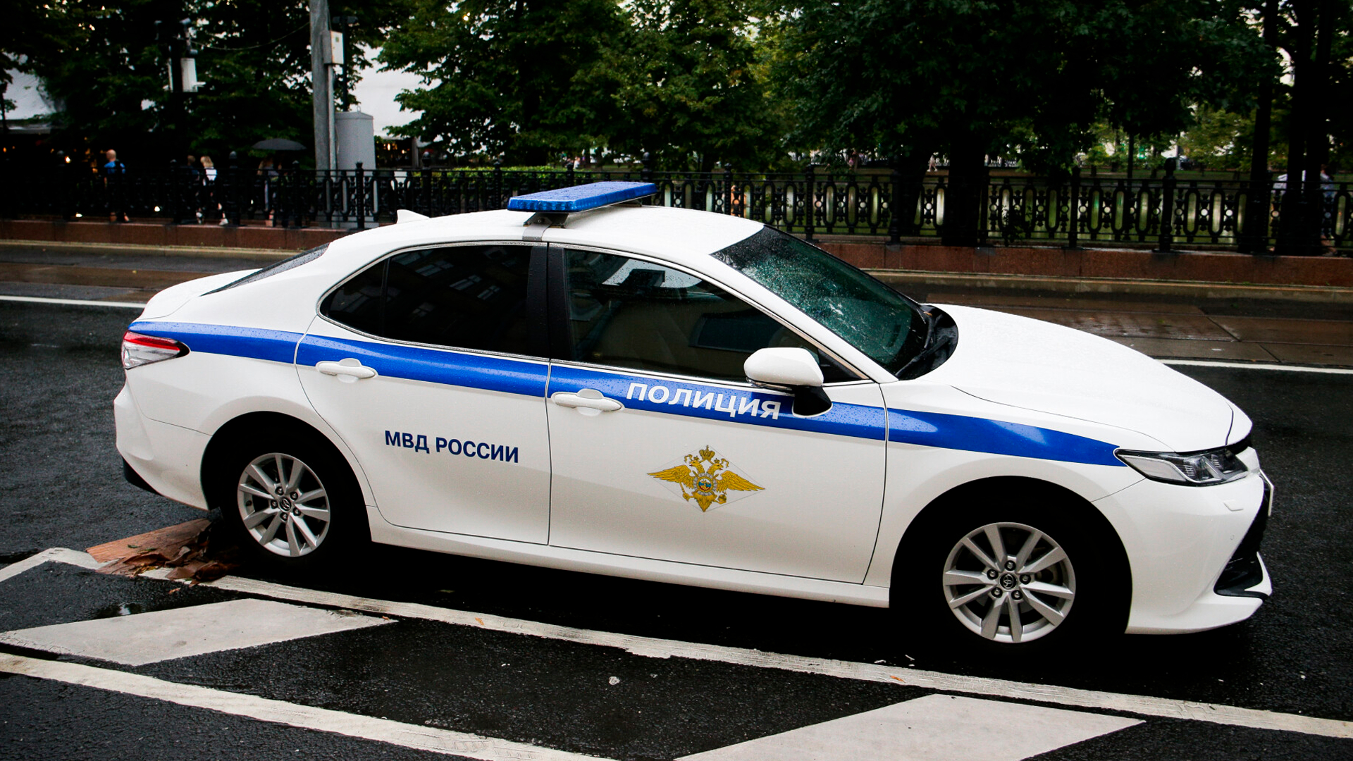 В Прокопьевске мальчик с порванной губой прятался от отчима в магазине