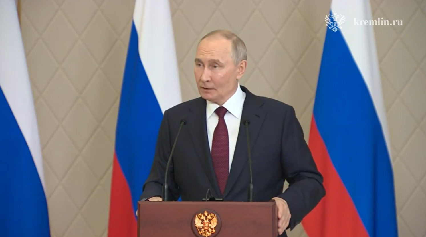 «Мы остались при своих мнениях»: Путин о разговоре с Шольцем