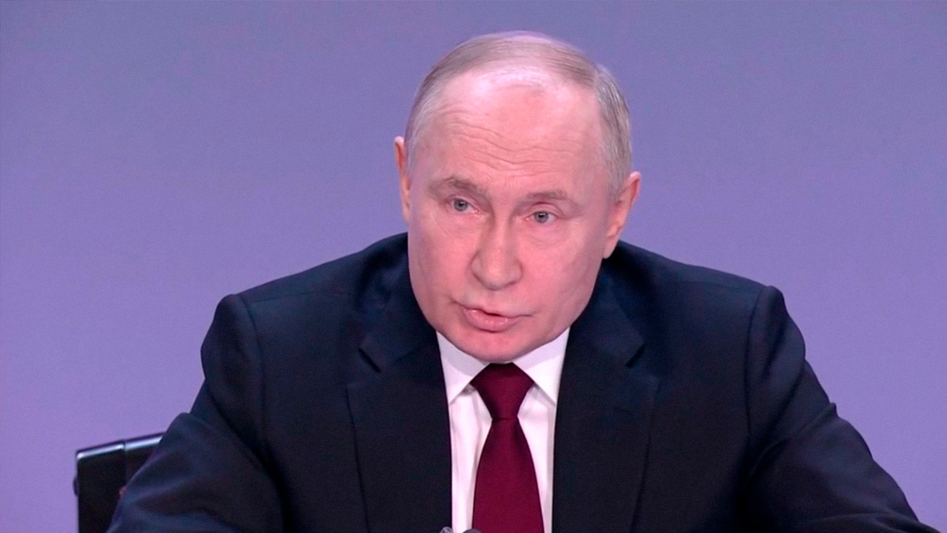 Путин раскритиковал чиновников за неинформирование людей о лимитах на льготную ипотеку