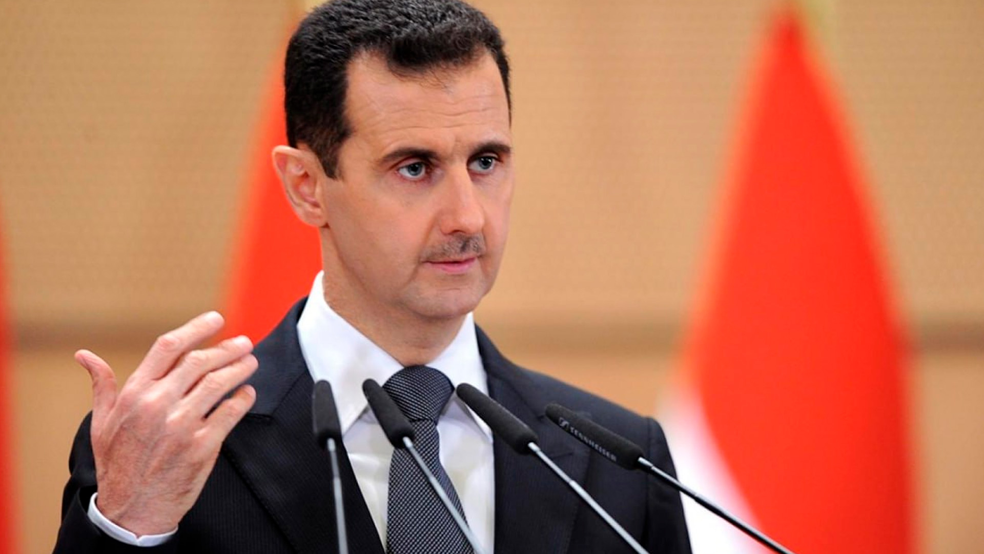 Президент Сирии покинул свой пост и страну