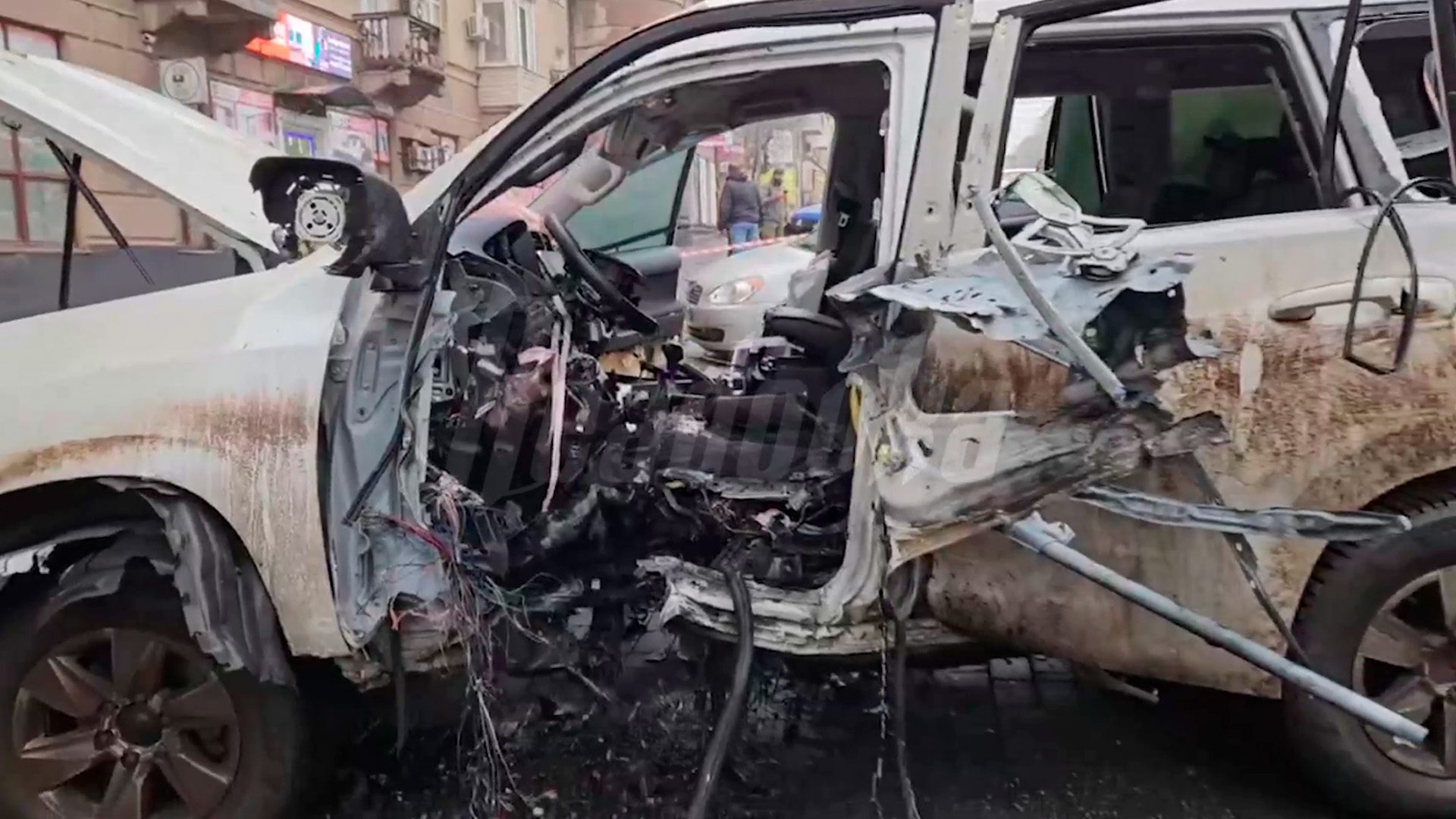 В центре Донецка взорвался автомобиль
