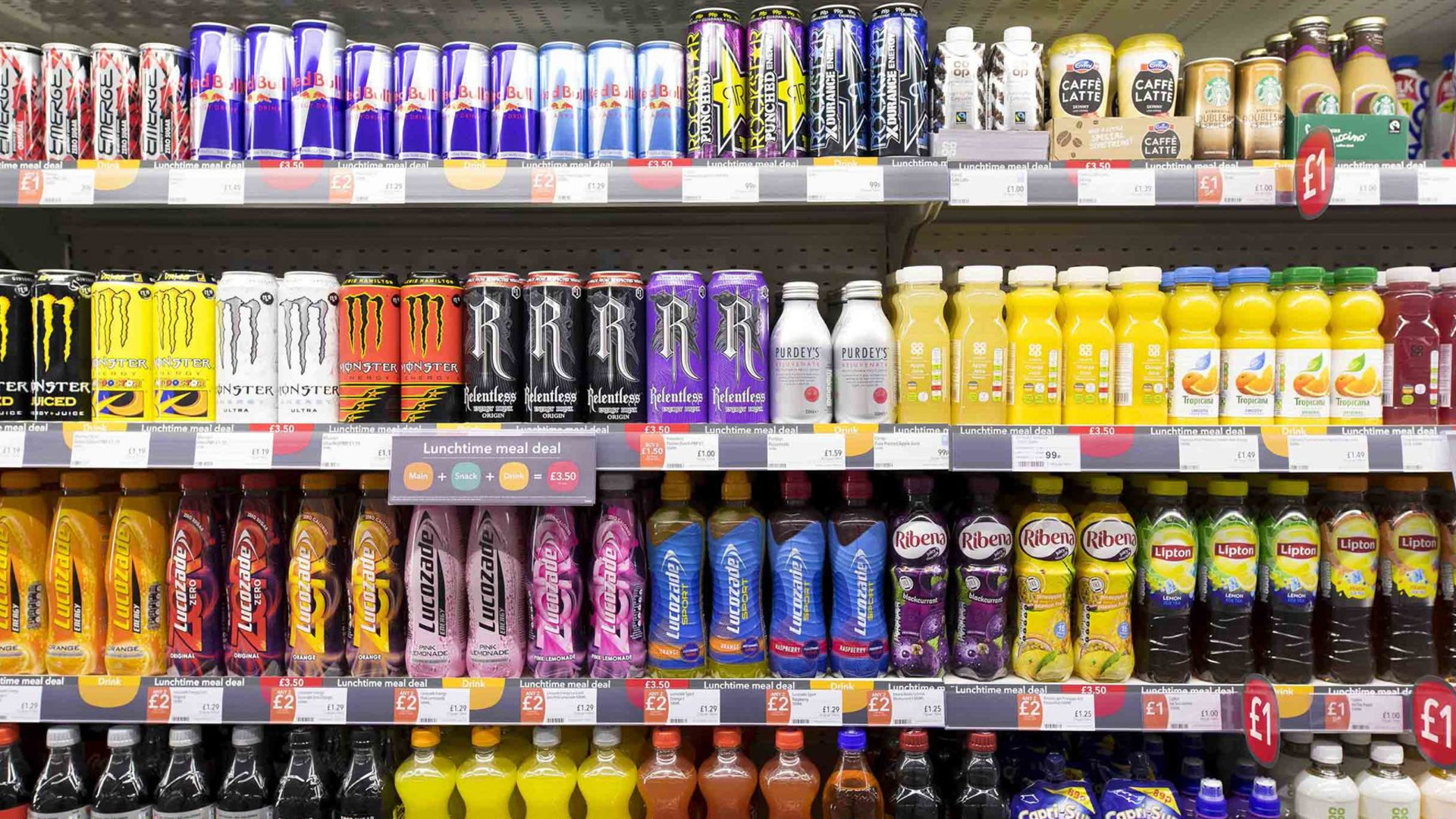 В Госдуме решили запретить продажу энергетиков несовершеннолетним