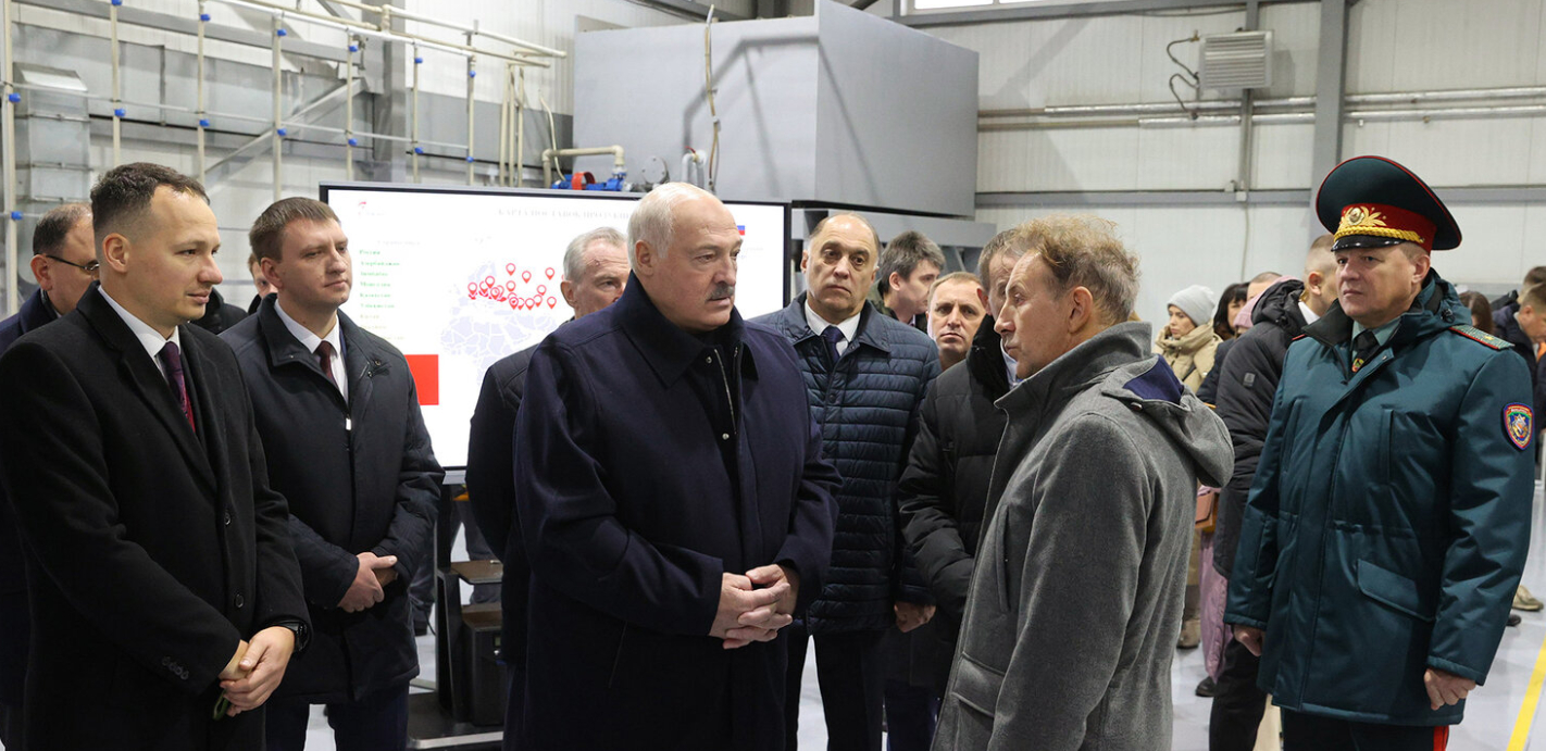 Лукашенко: в Белоруссии находятся несколько десятков ядерные боеголовок