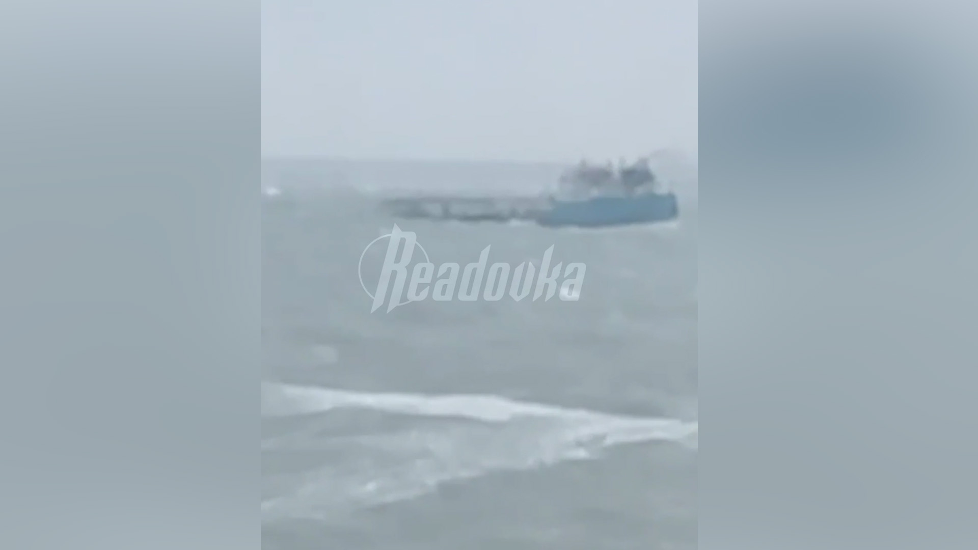 При крушении танкера в Керчи погиб моряк