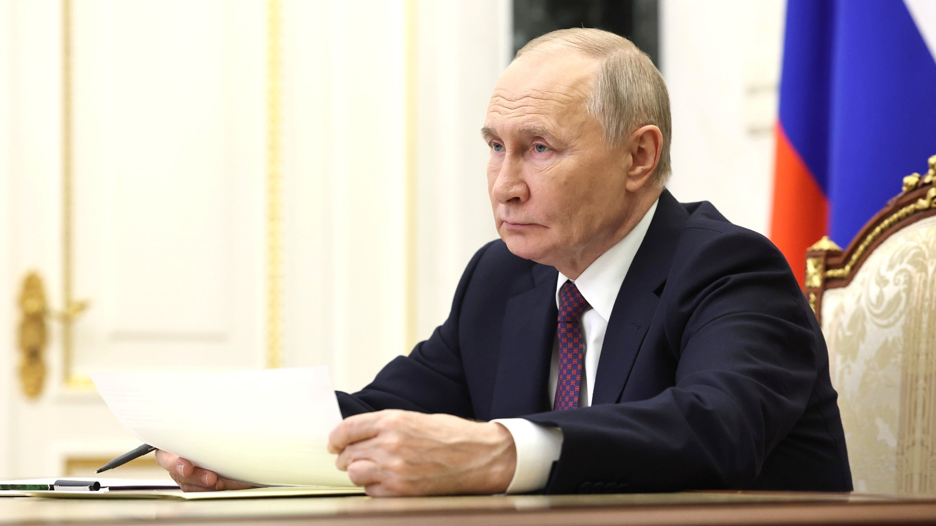 Путин поручил создать рабочую группу по ситуации в Керченском проливе